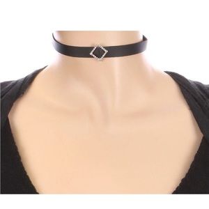 🌴3/$10 - Pave Crystal Stone Faux Leather Choker Necklace - Diamond